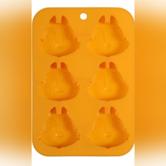 NWT Disney Silicone Cake Mold Large Chip and Dale - Picture 2 of 3